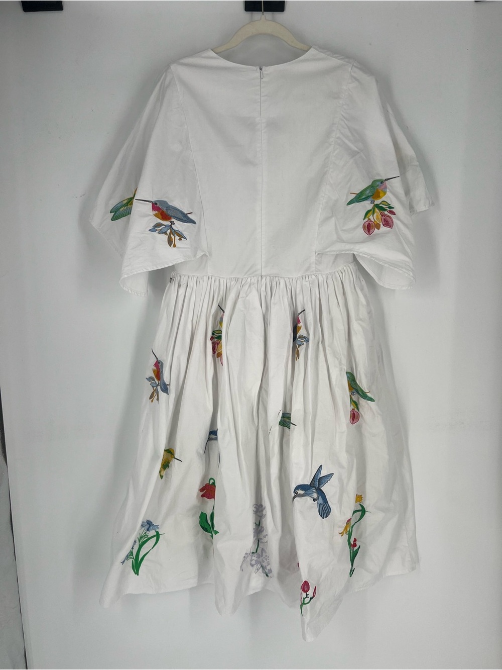 Fanm Mon White Colorful Hummingbird & Floral Print Flutter Sleeve Midi Dress - Picture 6 of 7